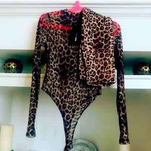 New sz small  mesh leopard leotard short set